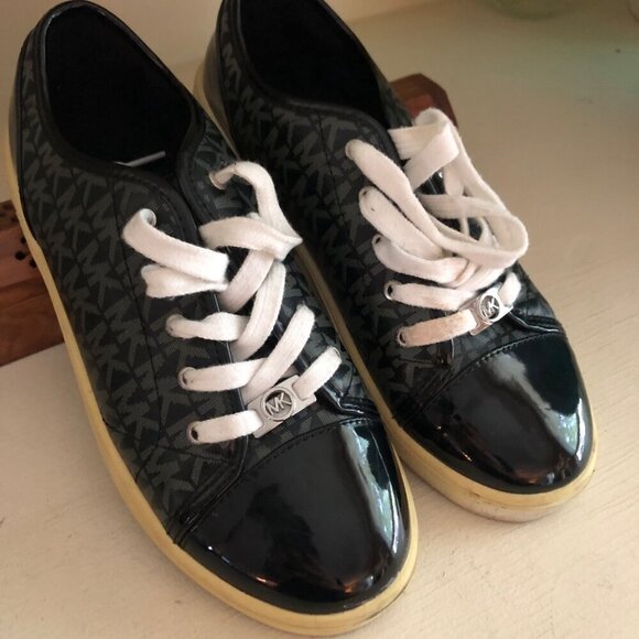 MICHAEL KORS Shoes Ivy Dee Ladies Size 5 Logo Print Sneaker - Picture 3 of 11